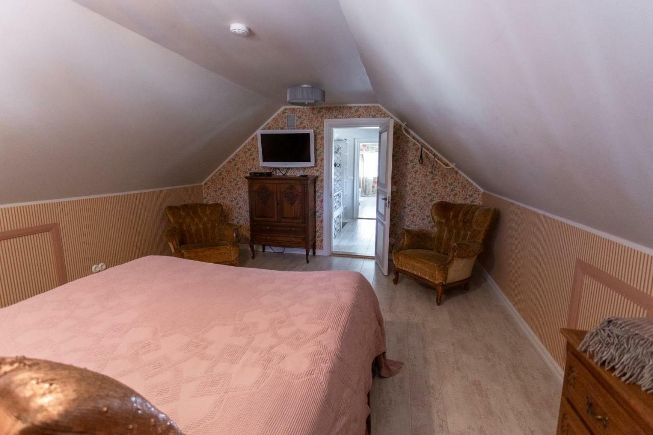 Apartment For Friends Курессааре Екстер'єр фото